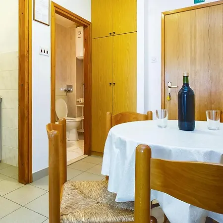 Two-bedroom In Lokva Rogoznica